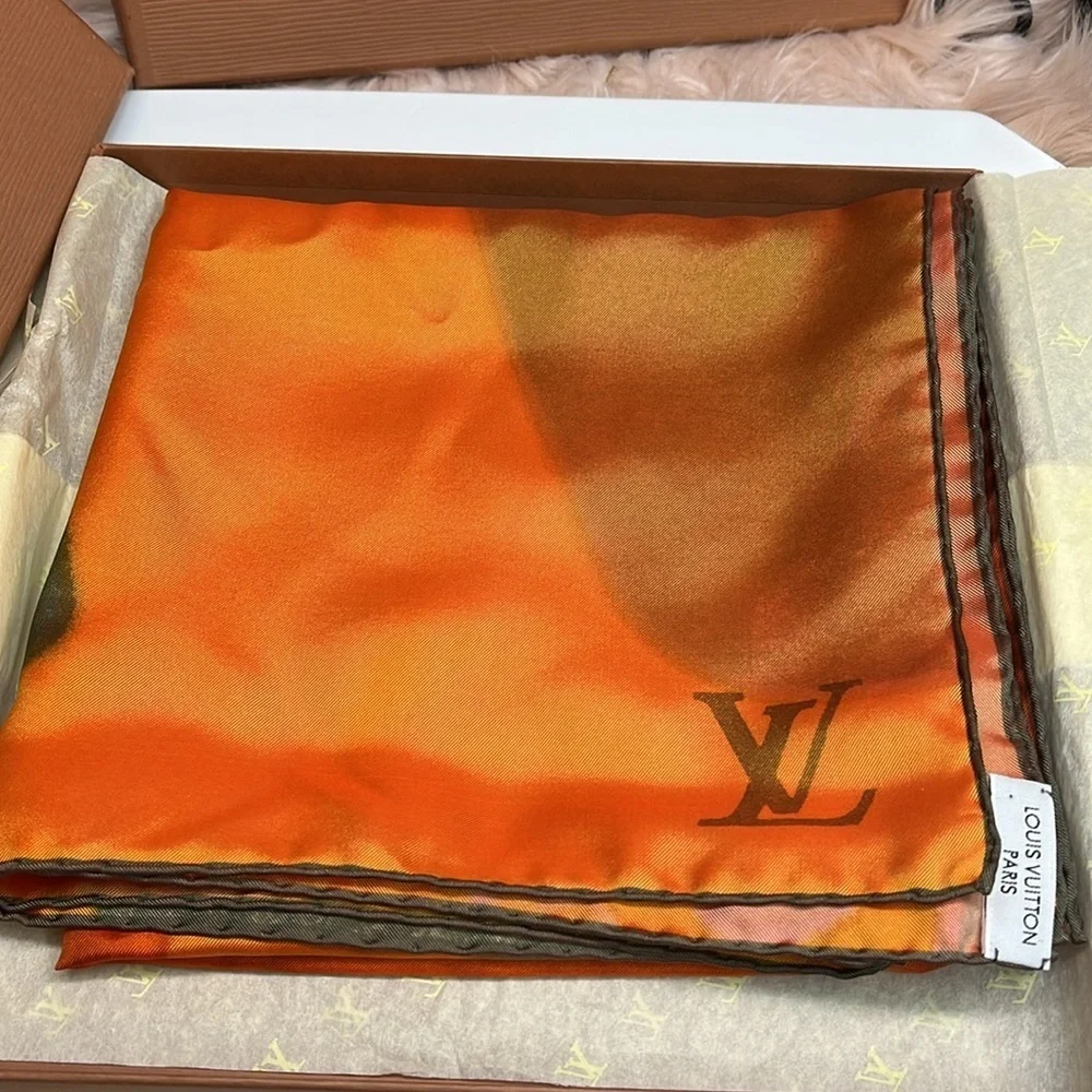 LOUIS VUITTON VINTAGE SILK SCARF
